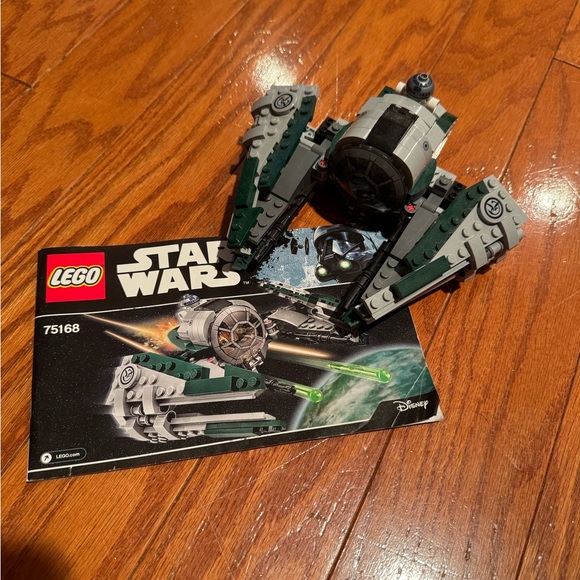 LEGO Star Wars 75168 Yoda’s Jedi Starfighter Set - Picture 2 of 3